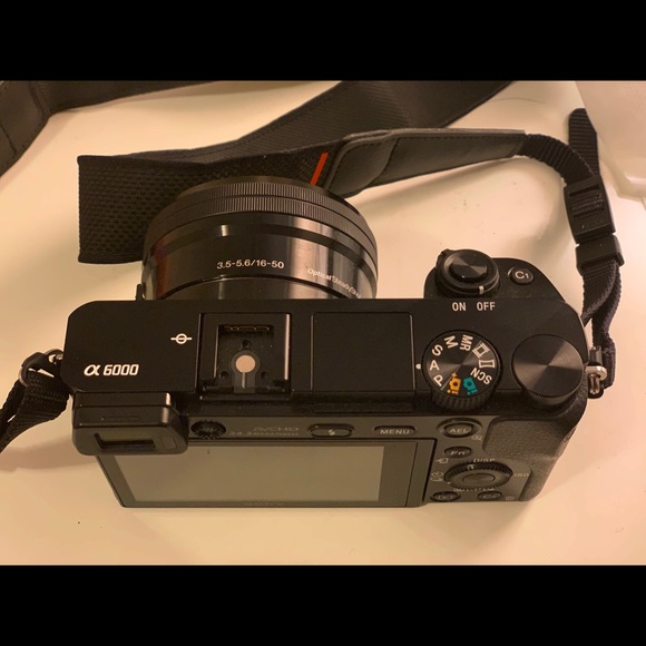Sony alpha 6000 - Picture 2 of 3